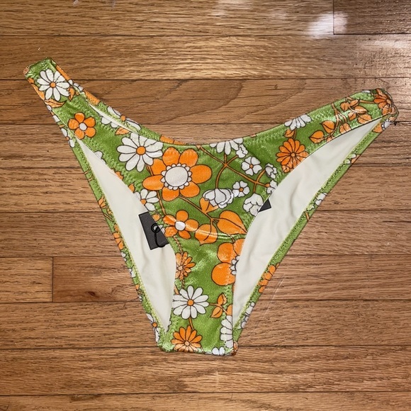 New with tags triangle swimwear bikini size extra small - Picture 2 of 6